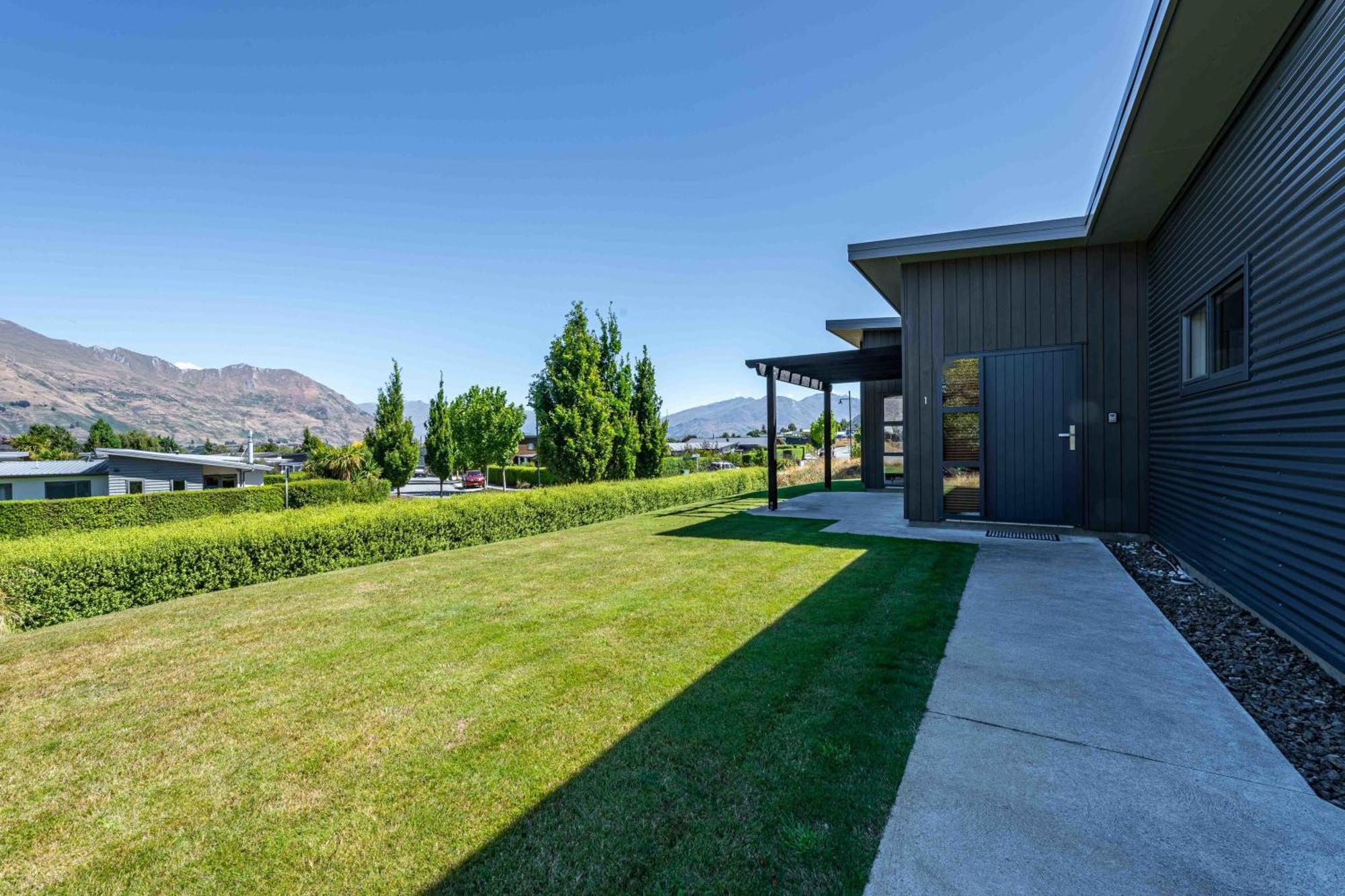 Hoheria Mountain Lodge Wanaka Buitenkant foto
